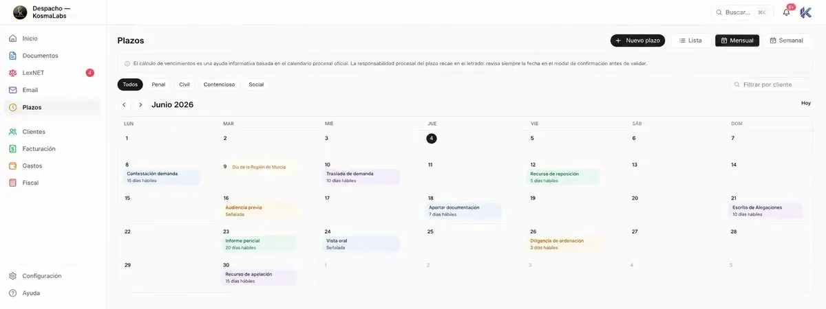 Calendario mensual de plazos procesales con vencimientos por día y festivos autonómicos marcados